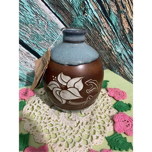 NOS Vintage Pottery Craft Vase Flower Front Beautiful 6.5” 🌿🌸 - Picture 12 of 12